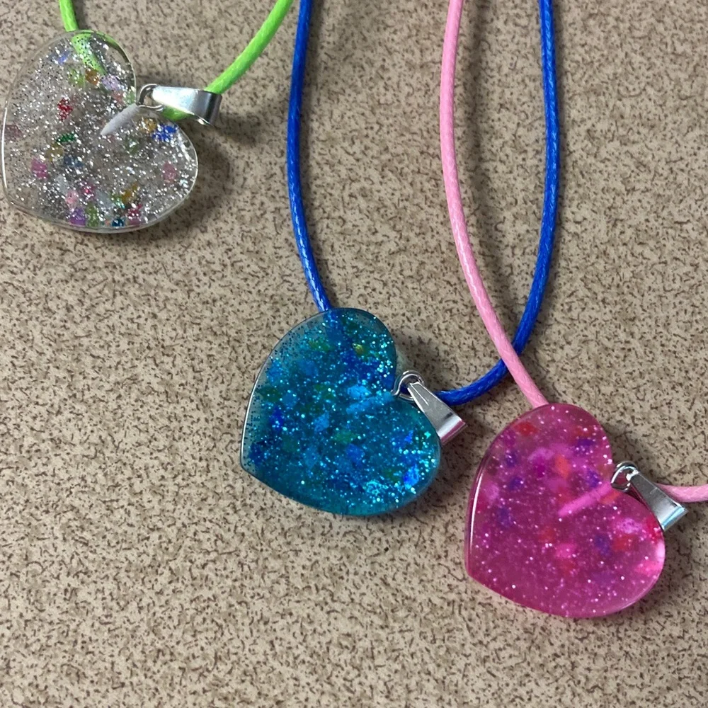 4/$20 bundle and save.. Kids Heart Pendant Necklace Set